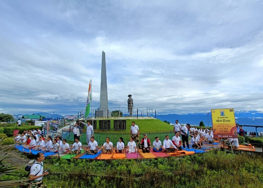 The central programme of the NFR’s International Yoga Day celebration was held at Batasia loop of Darjeeling Himalayan Railway on June 21. (Photo Courtesy: CPRO NFR)